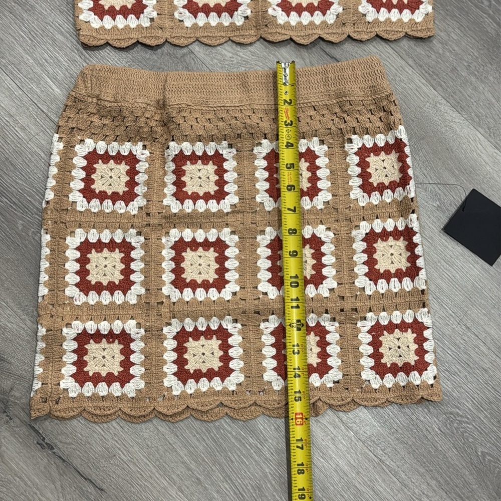 Aesthetic Instinct Beige and Red Crochet 2 Piece Mini Dress Skirt Lulu’s Small - Picture 15 of 16